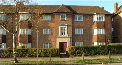 129-139 Ossulton Way
